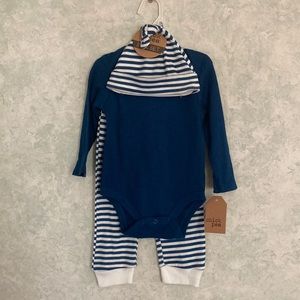 BNWT 6-9month 3 Piece Chick Pea Set